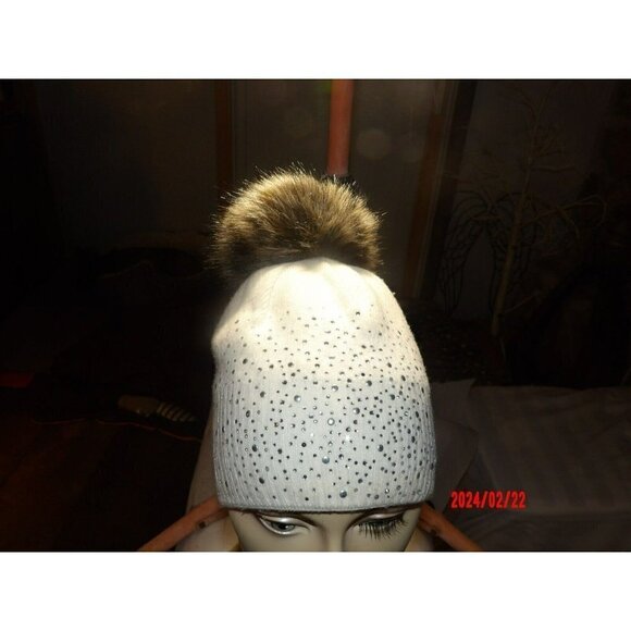 VL VON LAMEZAN BEANIE WINTER HAT POM POM HAT with Silver studs knit‎ hat - Picture 3 of 5